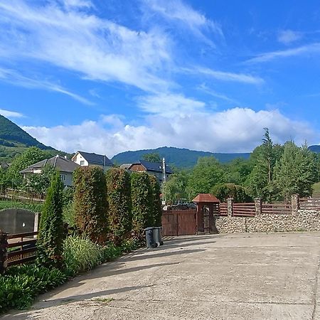 Pensiunea In Poiana Glod  Екстериор снимка