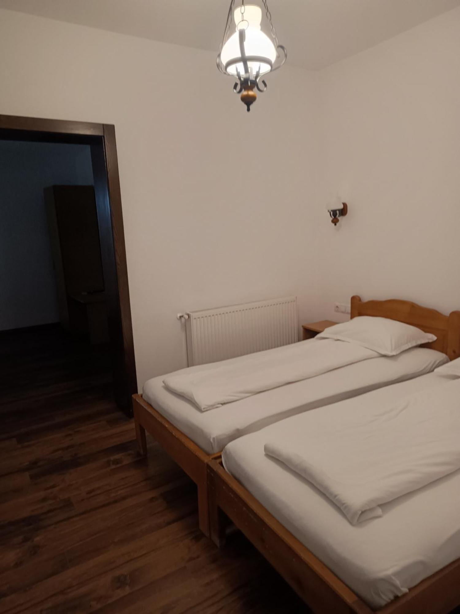 Pensiunea In Poiana Glod  Екстериор снимка