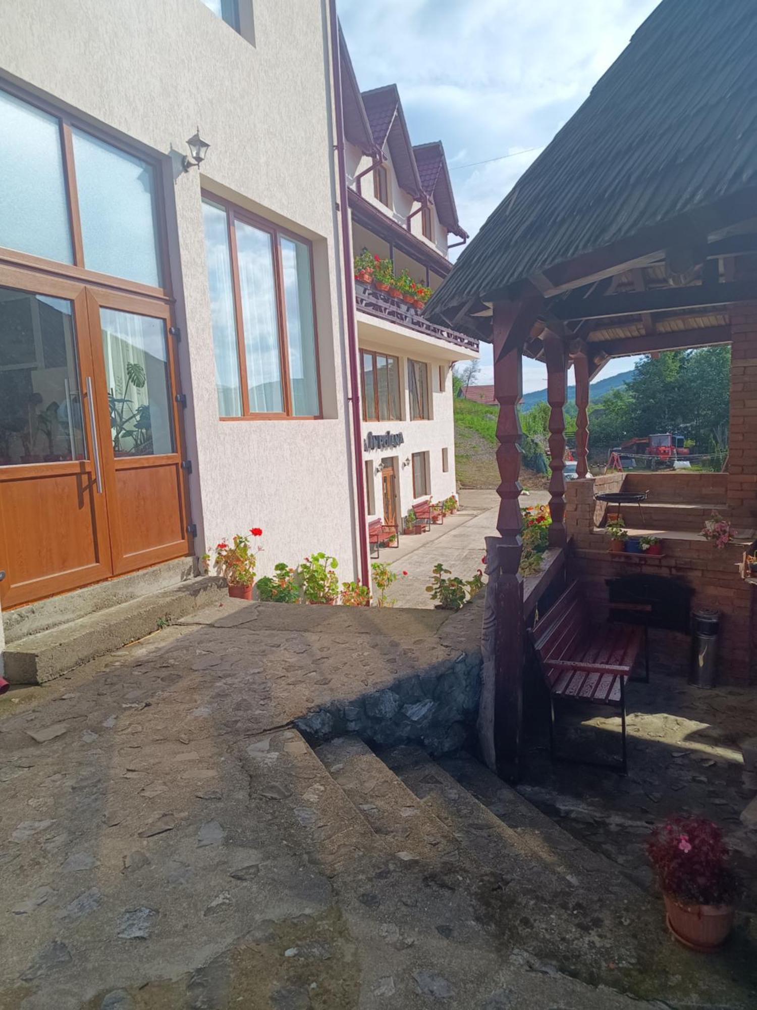 Pensiunea In Poiana Glod  Екстериор снимка